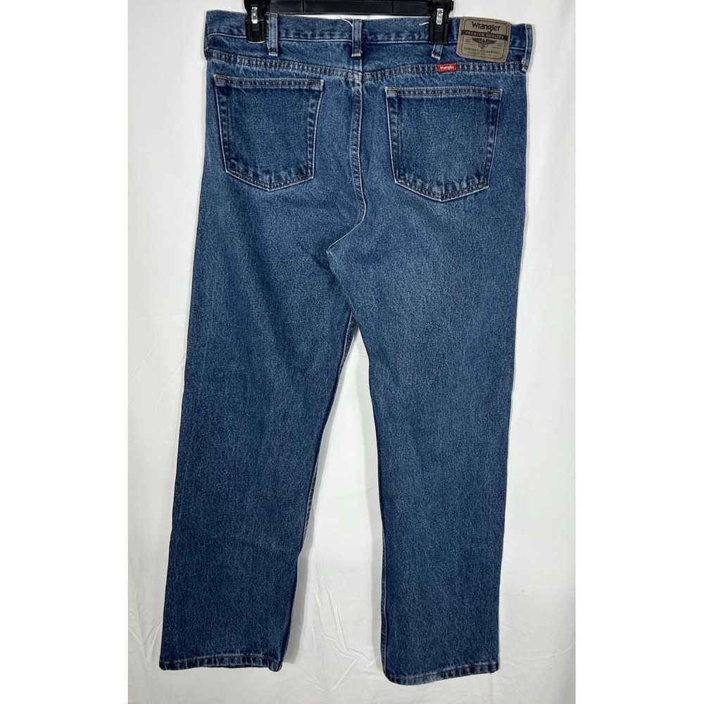 Wrangler Mens Jeans 36x32 Five Star Premium Relax Fit Medium Wash Denim Workwear - Picture 3 of 11